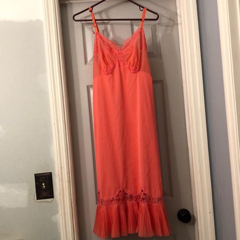 small vintage vanity fair slip